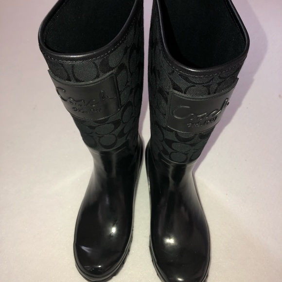 Let the rain fall down! Coach Rain boots! - Picture 3 of 4
